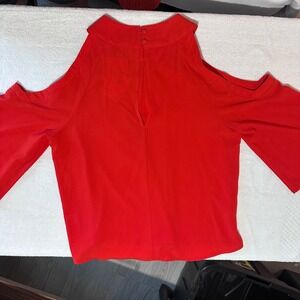 Skies Are Blue‎ Boutique Red/burnt orage High Neck Cold Shoulder Blouse Size S